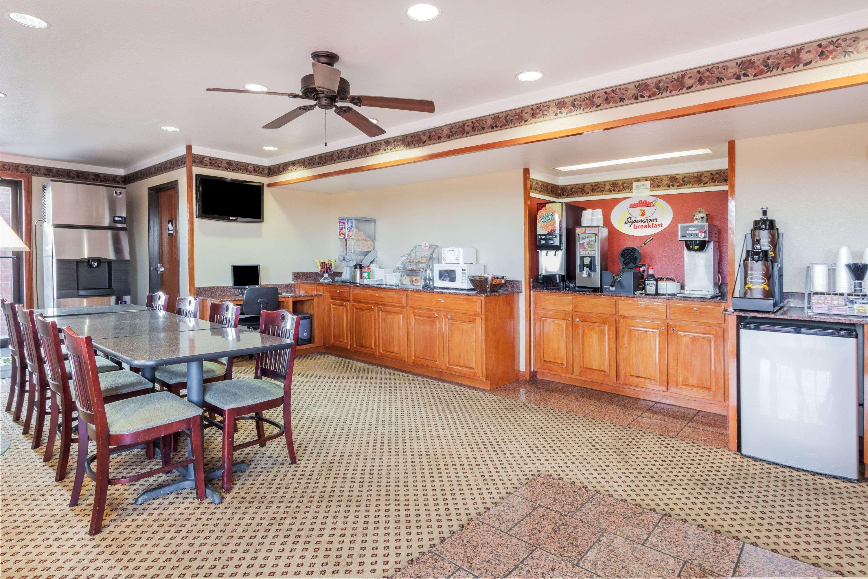 Super 8 by Wyndham Mount Vernon Exterior foto